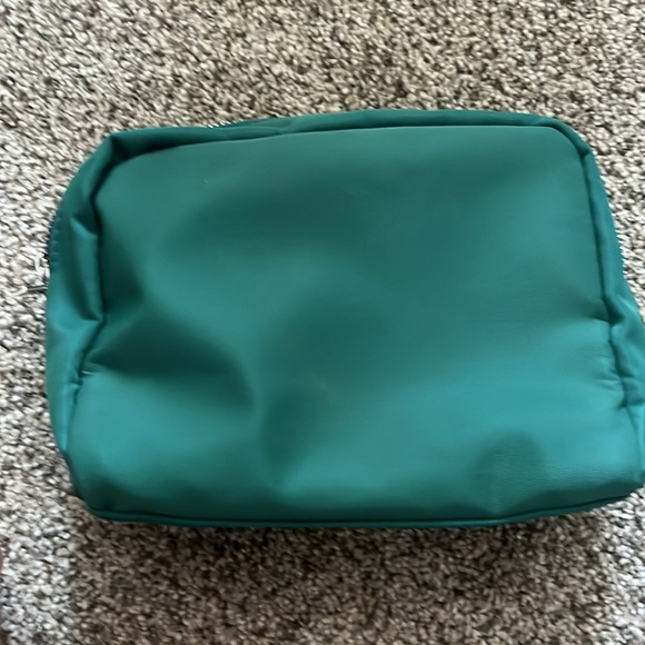 Kylie Cosmetics Make Up Bag - Picture 2 of 4
